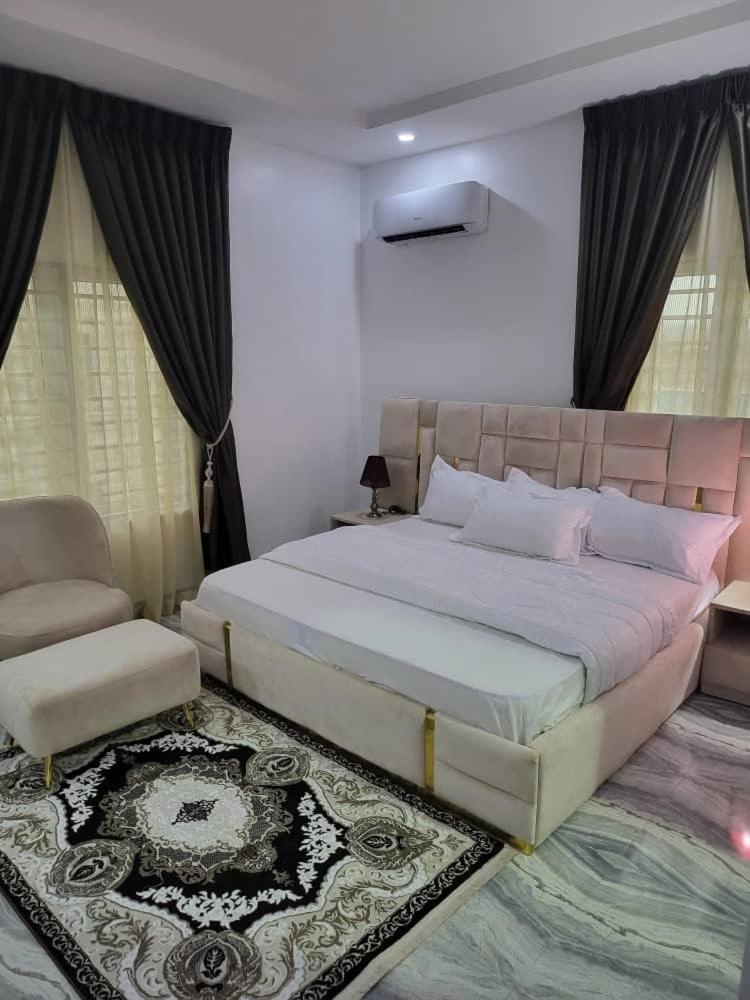De-Omega Homes - Serviced Apartment Jahi, Abuja Buitenkant foto